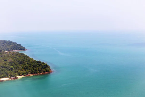 島、海、マレーシア、ランカウイ島の航空写真 ロイヤリティフリーのストック写真