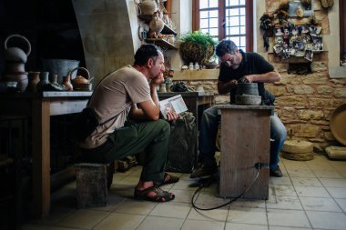 Toprak kap yapma adam