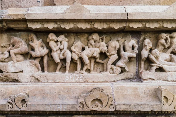 Ancient bas-relief of Indian temple — Stock Photo, Image