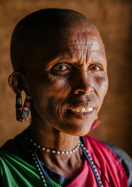 Portrét ženy afrického kmene — Stock fotografie
