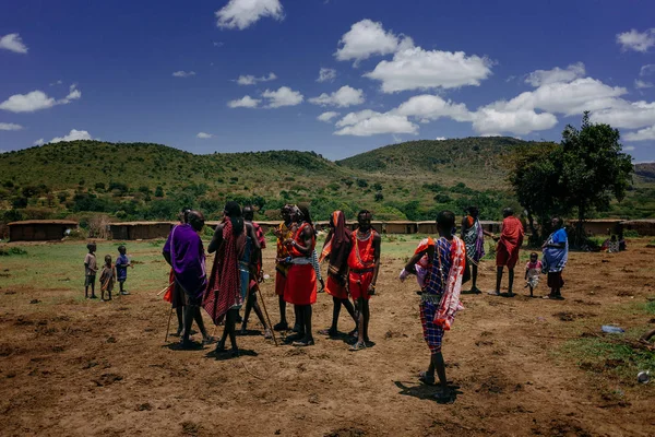Donne e bambini della tribù africana — Foto Stock