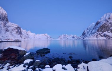 Buzlu Dağ Manzaralı