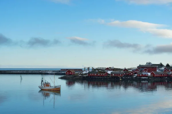 Landschapsmening van huizen op oever — Stockfoto