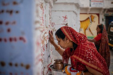 Kadının dini ayin yapması