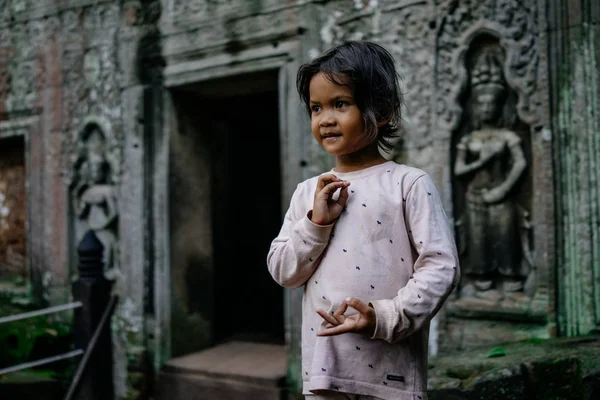 여자 하 고 불교 손짓 — 스톡 사진