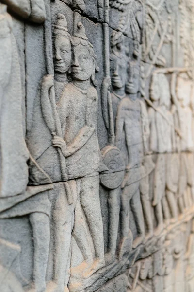 Staré kamenné sochy na buddhistický chrám — Stock fotografie