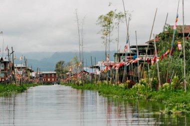 Su Köyü görünümünü gözlemleyerek