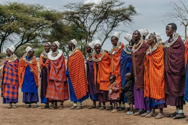 Vrouwelijke leden van de Afrikaanse stam — Stockfoto