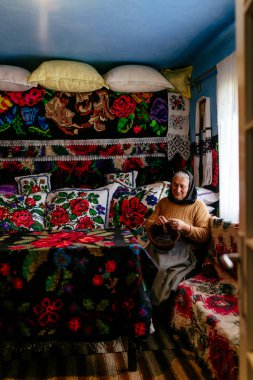 Kulübede işletmede üst düzey kadın