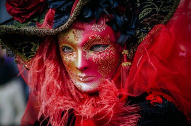 Venedik Maske ayakta karnavalında insan