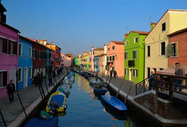 Bateaux flottant sur le canal — Photo