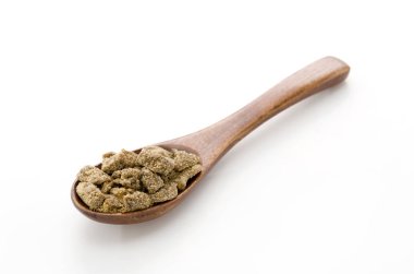 Tahta kaşıkta esmer şeker