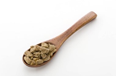 Tahta kaşıkta esmer şeker