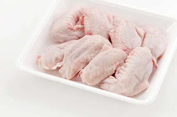 Alitas Pollo Crudas Sin Cocer Recipiente Plástico Blanco — Foto de Stock