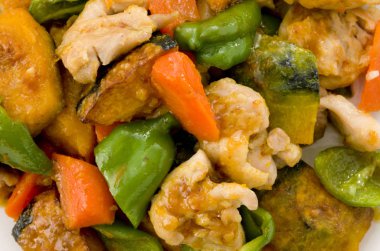 Kızarmış tavuk ve kabak sirkesi.