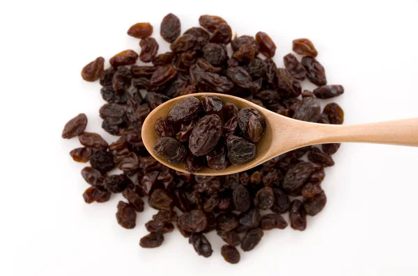 Raisins Secs Dans Une Cuillère Bois — Photo