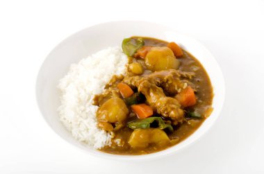 Japon yemeği, körili tavuk ve pilav.