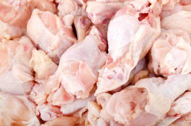 Kase içinde çiğ tavuk kanadı (wingstick)