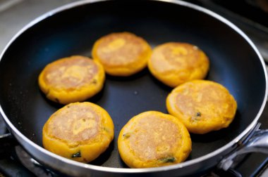 Japon yemeği, Kabocha mochi, balkabaklı pirinç köftesi.