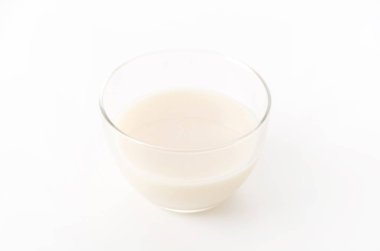 Amazake, mayalanmış pirinçten yapılan geleneksel tatlı, alkolsüz bir Japon içeceği.