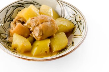 Japon yemeği, Nimono, domuz ayağı ve papaya.