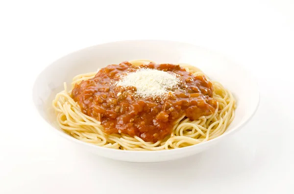 Beyaz Arka Planda Soslu Spagetti — Stok fotoğraf