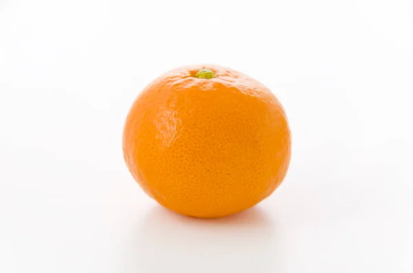 Citrus Unshiu Maduro Satsuma Laranja Isolado Fundo Branco — Fotografia de Stock