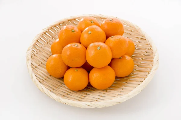 Ripe Citrus Unshiu Satsuma Orange Bamboo Sieve White Background — Stok Foto