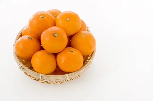 Ripe Citrus Unshiu Satsuma Orange Bamboo Sieve White Background — Stok Foto