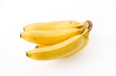 Beyaz arkaplanda izole edilmiş muz sürüsü