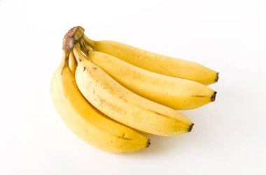 Beyaz arkaplanda izole edilmiş muz sürüsü