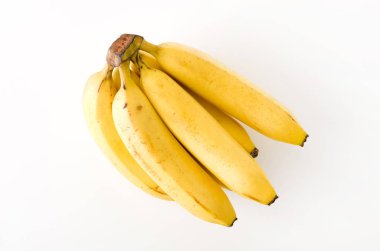 Beyaz arkaplanda izole edilmiş muz sürüsü