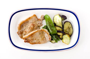 Patlıcan yeşili biberli domuz sote.