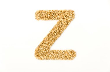 kızartılmış susam tohumları harfi Z büyük harf İngiliz alfabesi beyaz arkaplan izole