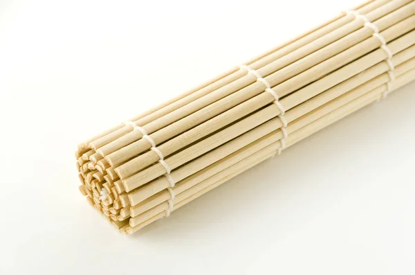 Sushi Matte Aus Bambus Auf Weißem Hintergrund — Stockfoto