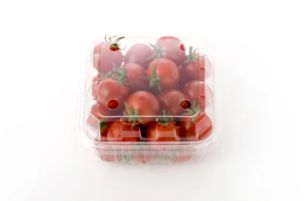 Kirschtomaten Einem Plastikbehälter Frische Kirschtomaten Schachtel Auf Weißem Hintergrund — Stockfoto