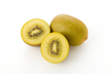 Beyaz arkaplanda altın kivi