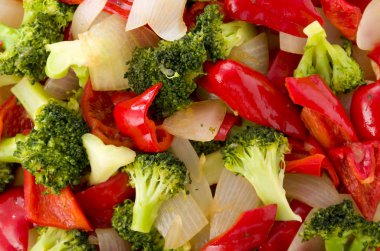 Kızartma Kırmızı Çan Biber ve brokoli soğanı 