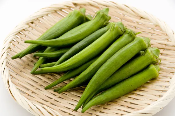 Färsk Okra Bambu Sil Vit Bakgrund — Stockfoto