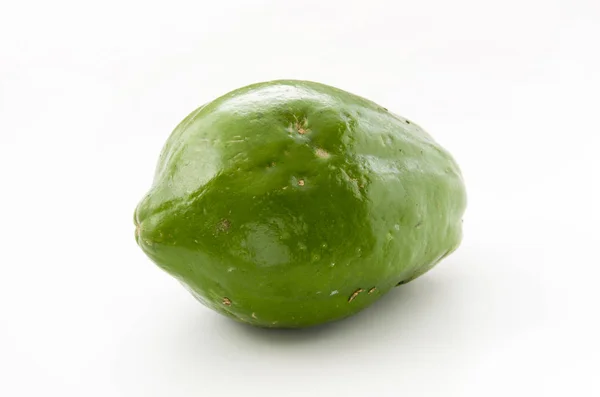 Papaia Verde Fundo Branco — Fotografia de Stock