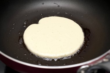 Krep tava üzerinde yapma