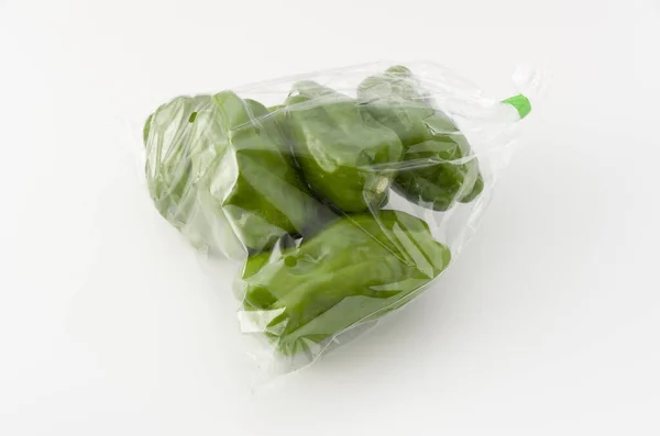 Paprika Plastiktüte Auf Weißem Hintergrund — Stockfoto
