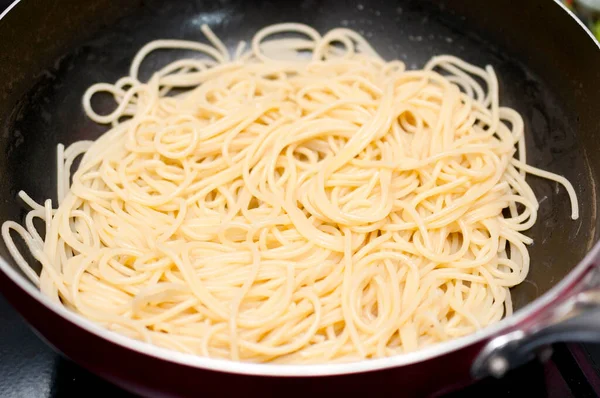 Pasta Casera Una Sartén —  Fotos de Stock