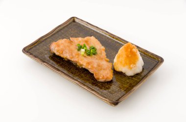 Japon usulü sotelenmiş kılıç balığı.