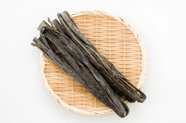 Sušené Kombu Mořské Řasy Japonská Suchá Řasa Bambusovém Sítu — Stock fotografie