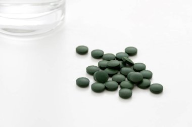 Yeşil haplar, Brüksel tabletleri. 