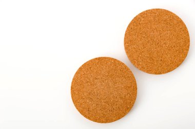 Beyaz arkaplanda tıpa altlıkları