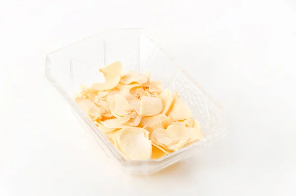 Torkade Vitlökschips Liten Glasskål — Stockfoto