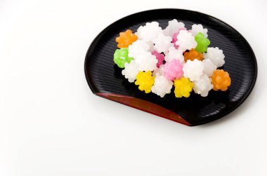 Tepside renkli konpeitou (Japon geleneksel şeker şekeri)