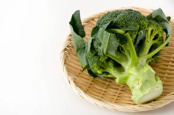 Fresh Broccoli Bamboo Colander White Background — Stock Photo, Image